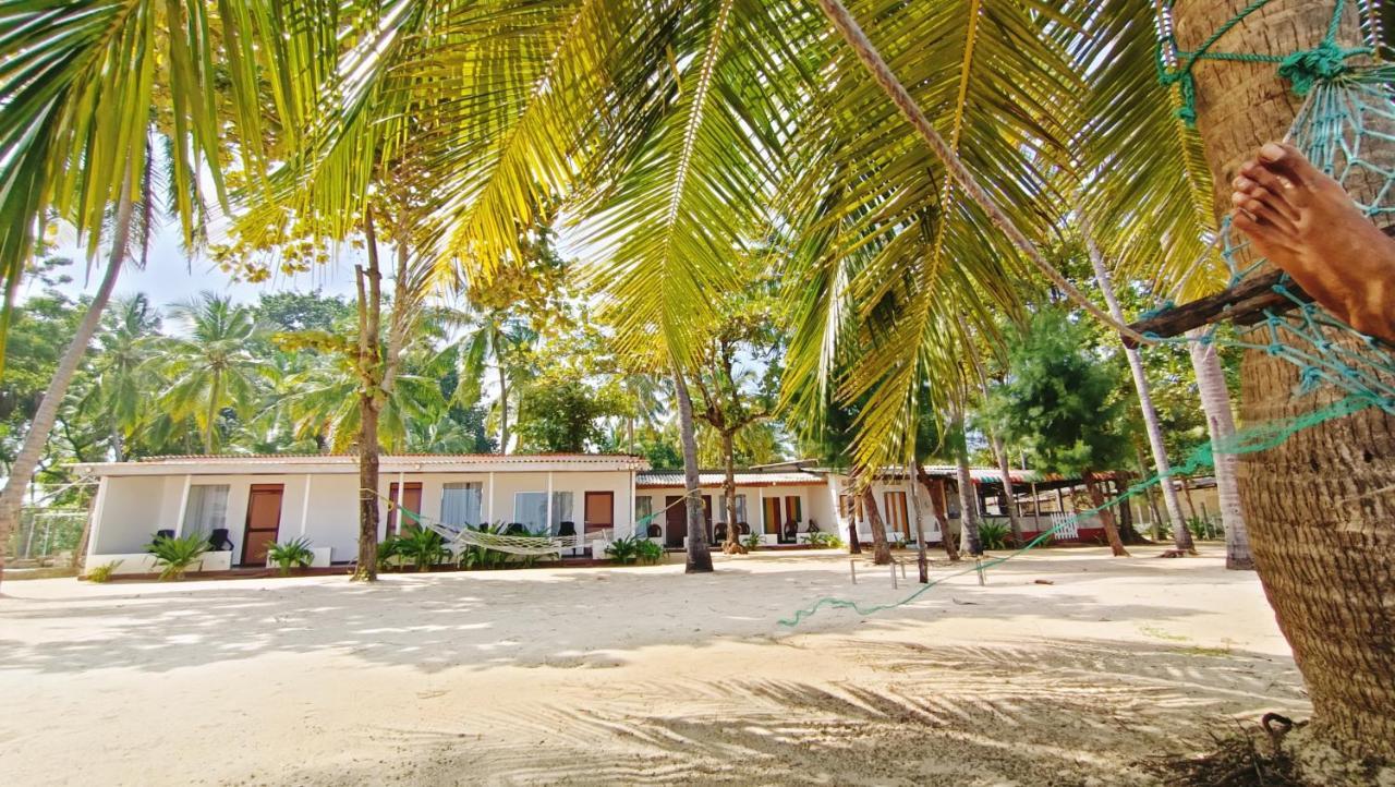 French Garden Pragash Beach Hotel Triquinimale Exterior foto