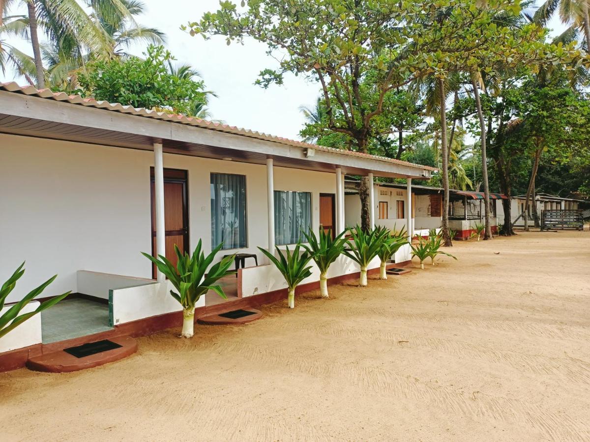 French Garden Pragash Beach Hotel Triquinimale Exterior foto